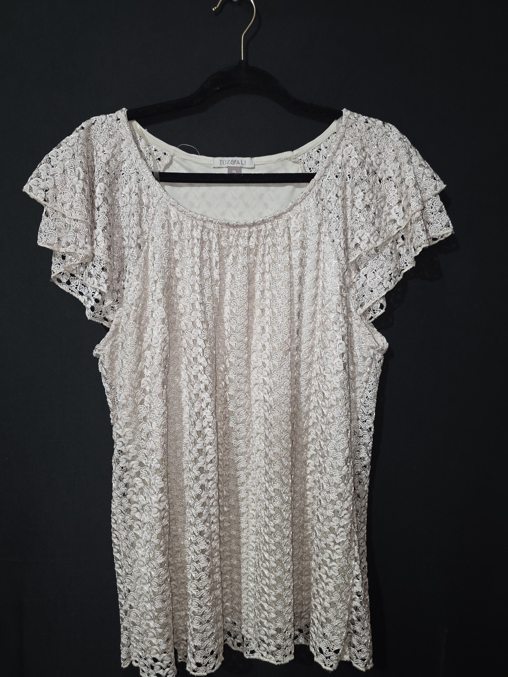 Roz & Ali Lace Flutter Sleeve Top in Cream